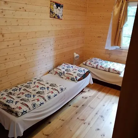 펜션 Osrodek Wypoczynkowy Skrzat 포비에로보