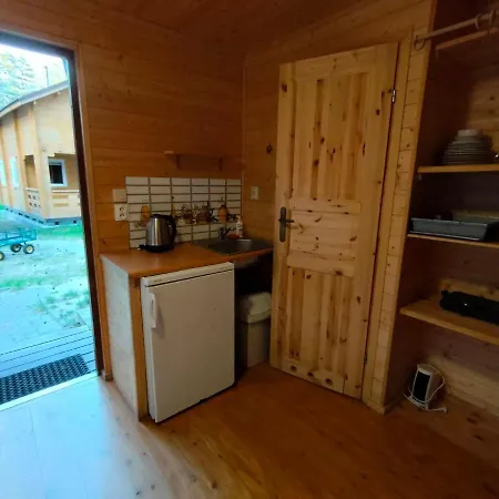 Osrodek Wypoczynkowy Skrzat 펜션 포비에로보