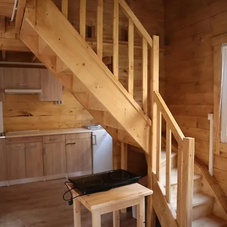 펜션 Osrodek Wypoczynkowy Skrzat 포비에로보