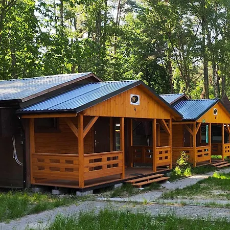 펜션 Osrodek Wypoczynkowy Skrzat 포비에로보